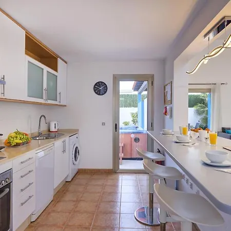 Vila Melissa Costa De Antigua